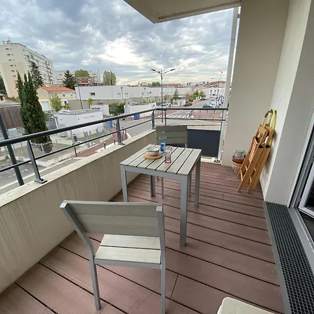 Le Skywalker Apartment